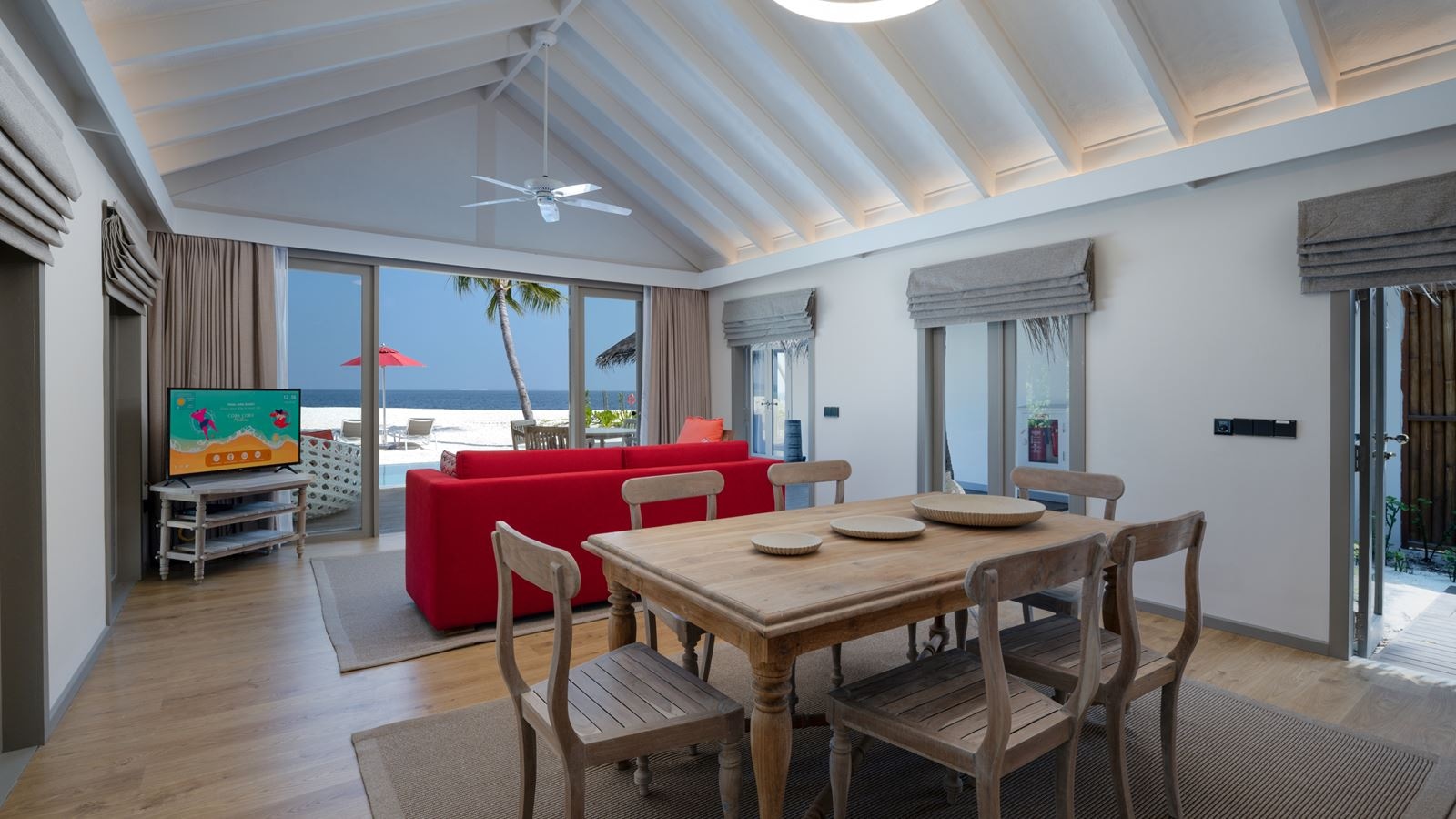 rooms-beach-pool-suites