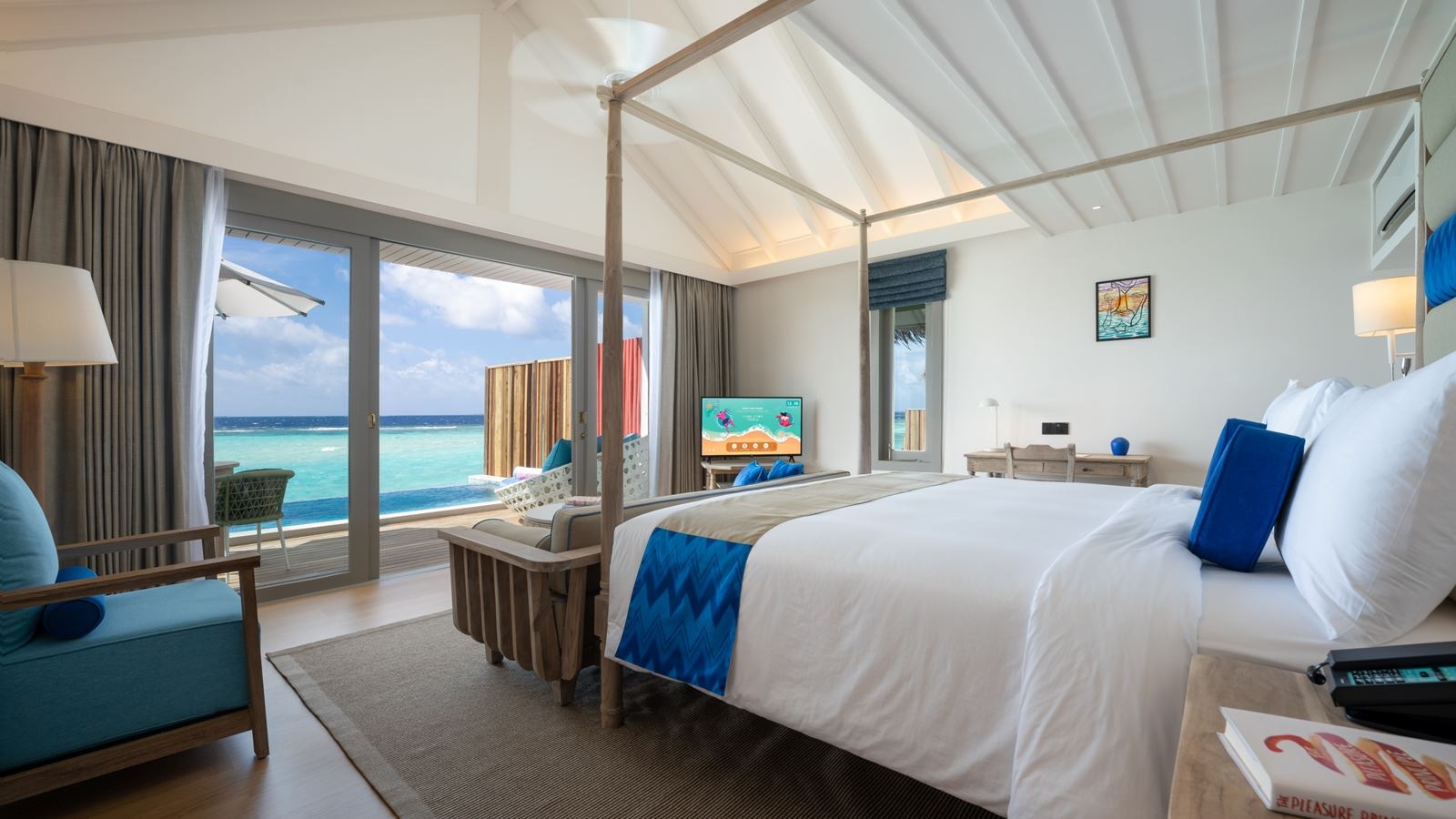 rooms-lagoon-pool-villa