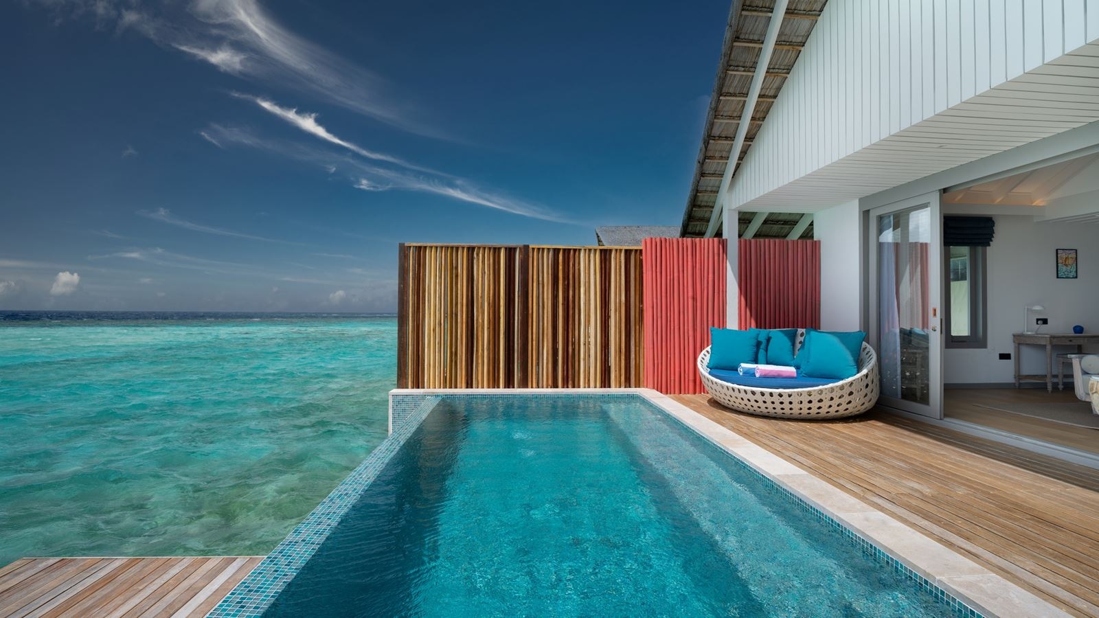 rooms-lagoon-pool-villa