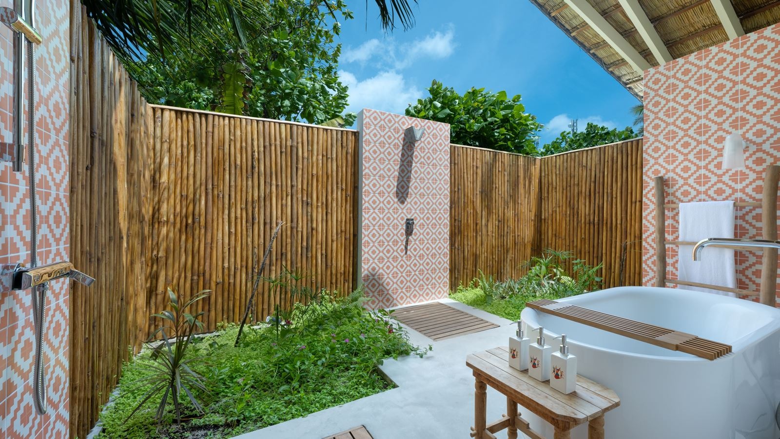 rooms-two-bedroom-family-beach-pool-villa