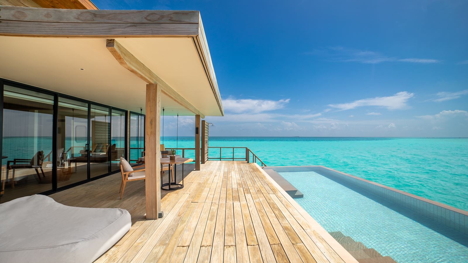 rooms-sunrise-water-villa-with-private-pool