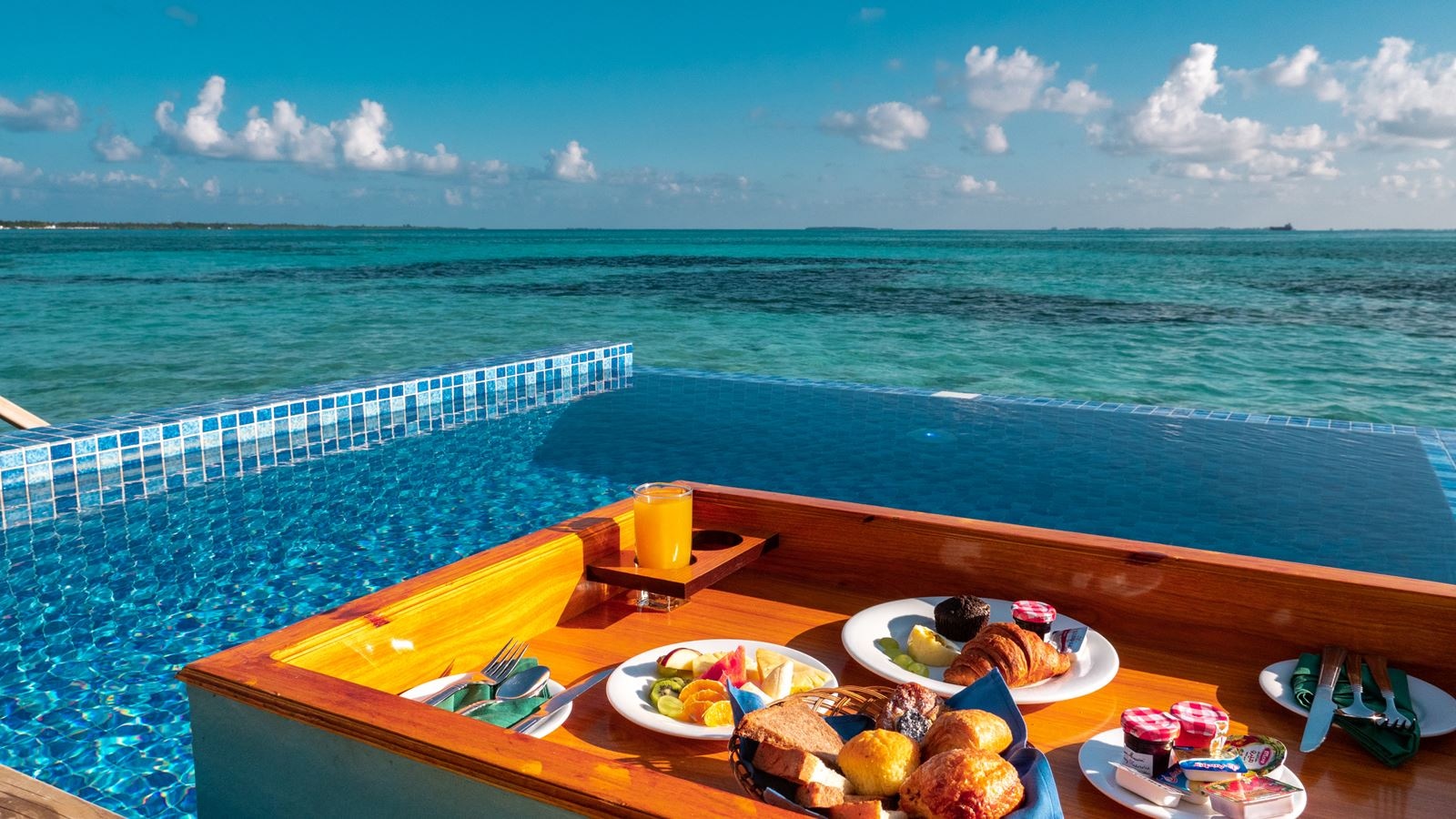 rooms-overwater-pool-villa