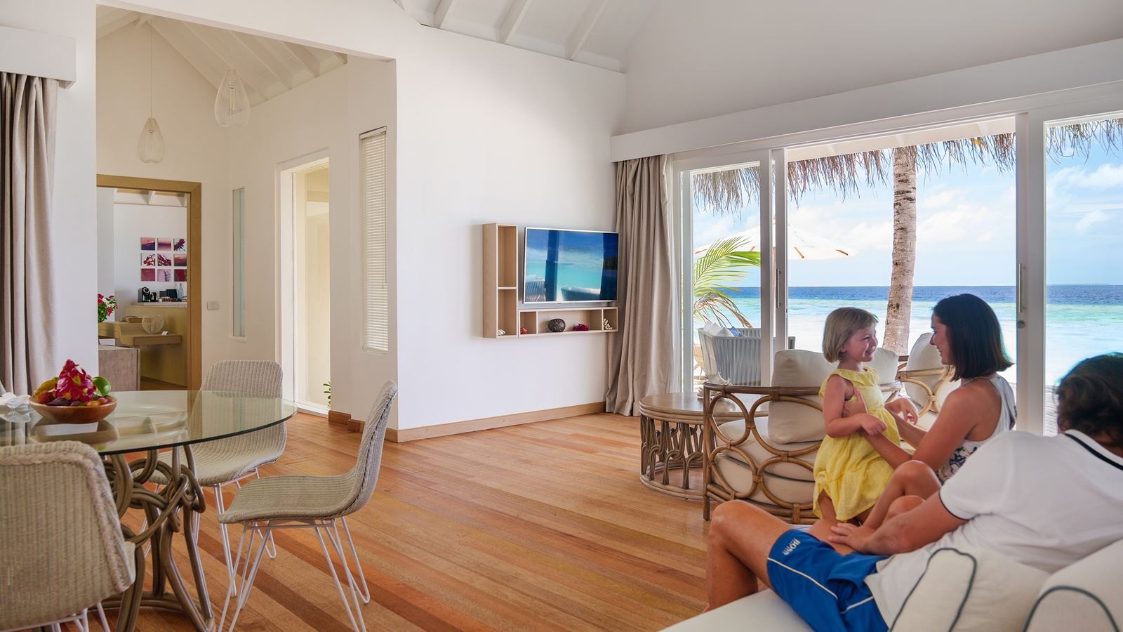 rooms-twobedroom-beach-suite-with-pool