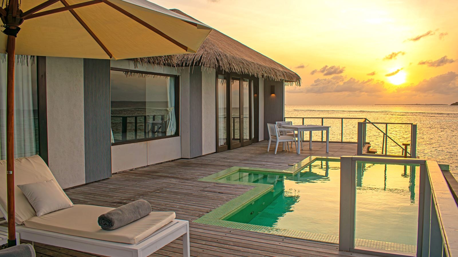 rooms-water-villa-with-pool