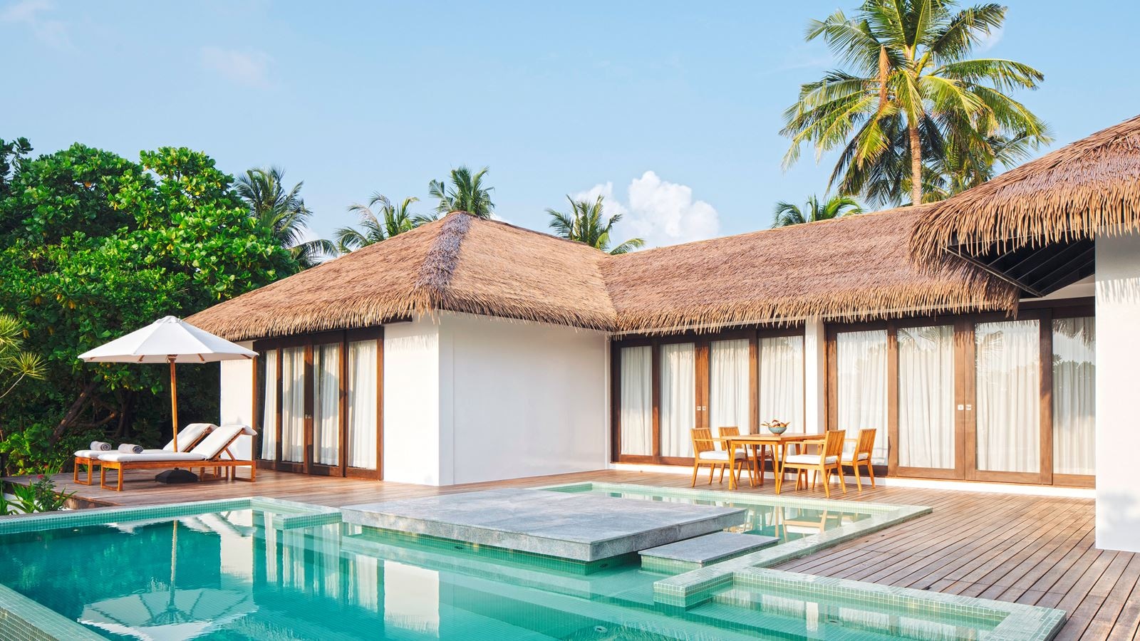 rooms-2-bedroom-villa-beachfront-with-private-pool