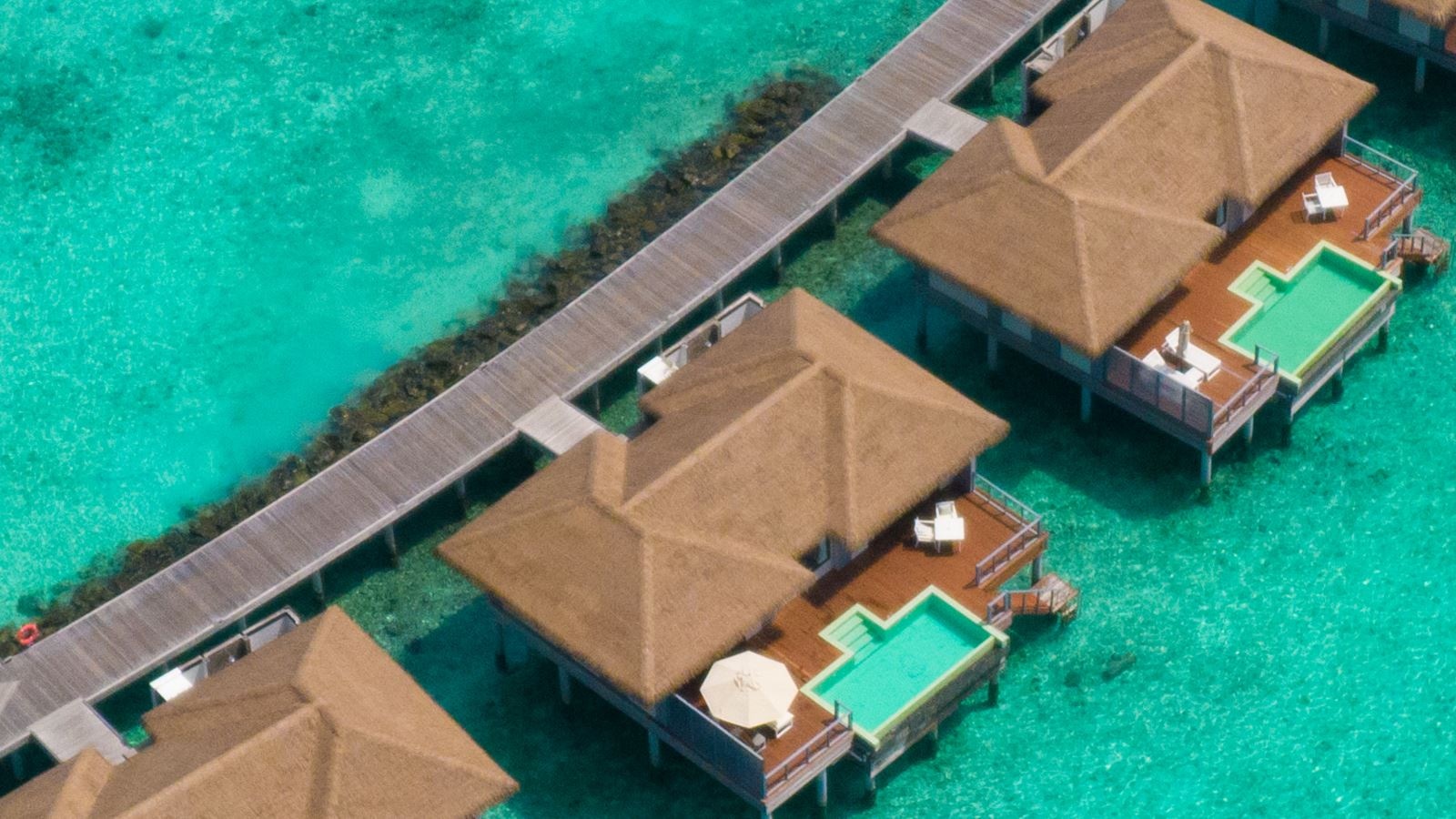 rooms-water-villa-with-pool