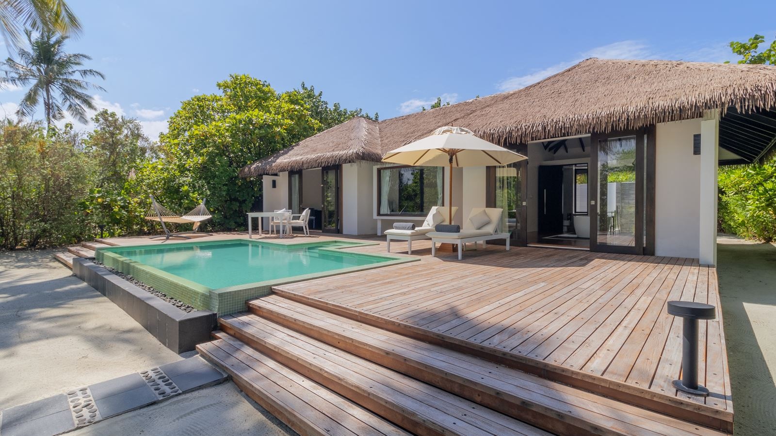 rooms-beach-villa-with-pool