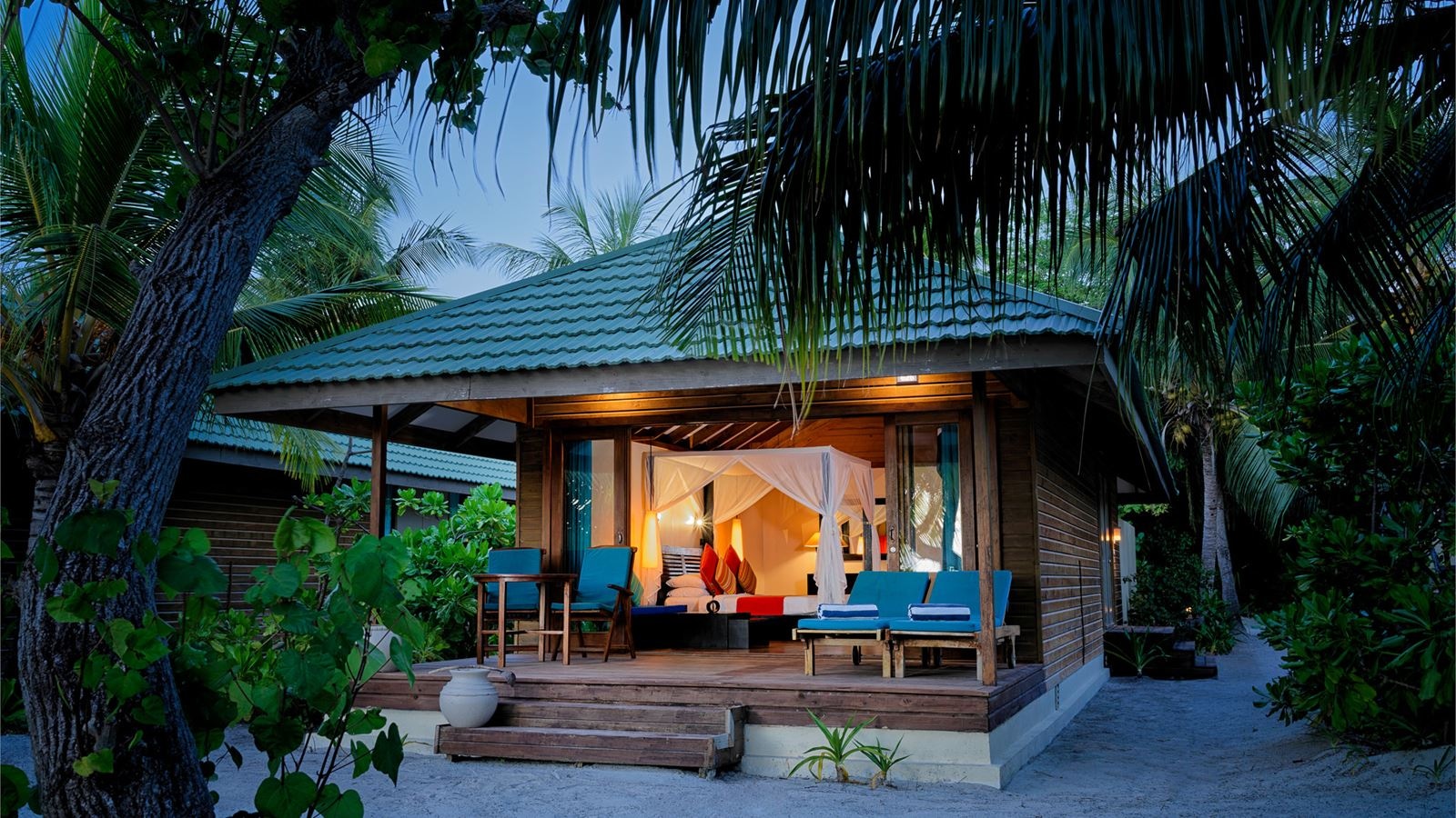 rooms-premium-beach-villa-with-whirlpool