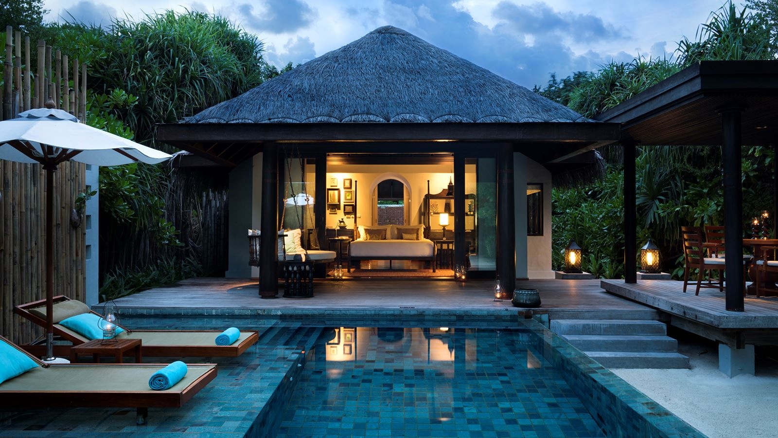 rooms-beach-pool-villa