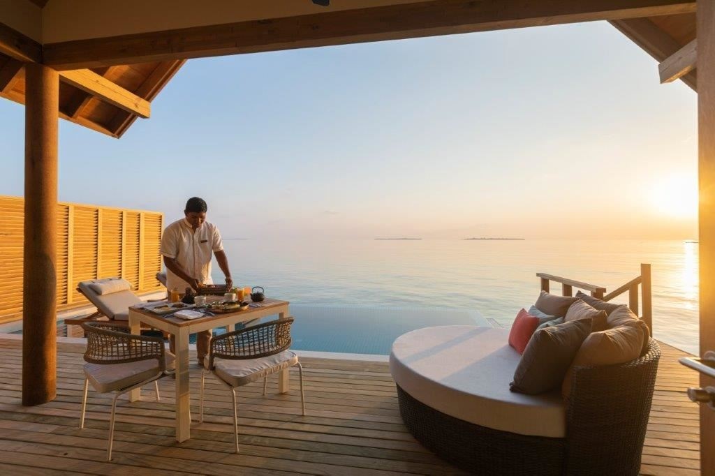 rooms-sunset-water-villa-with-pool