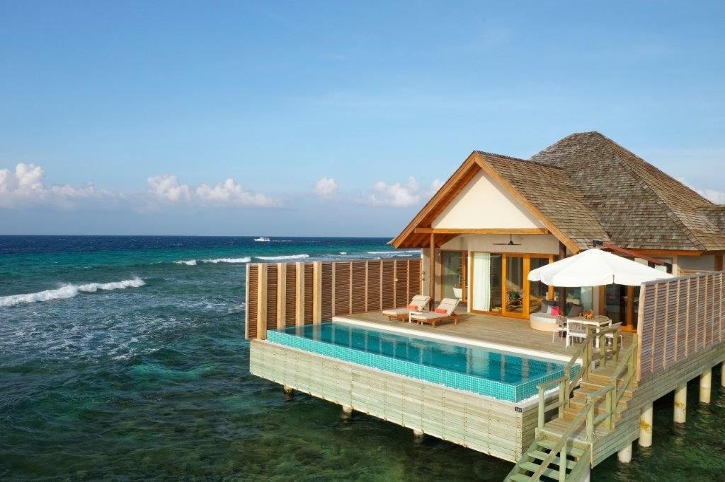 rooms-superior-water-villa-with-pool