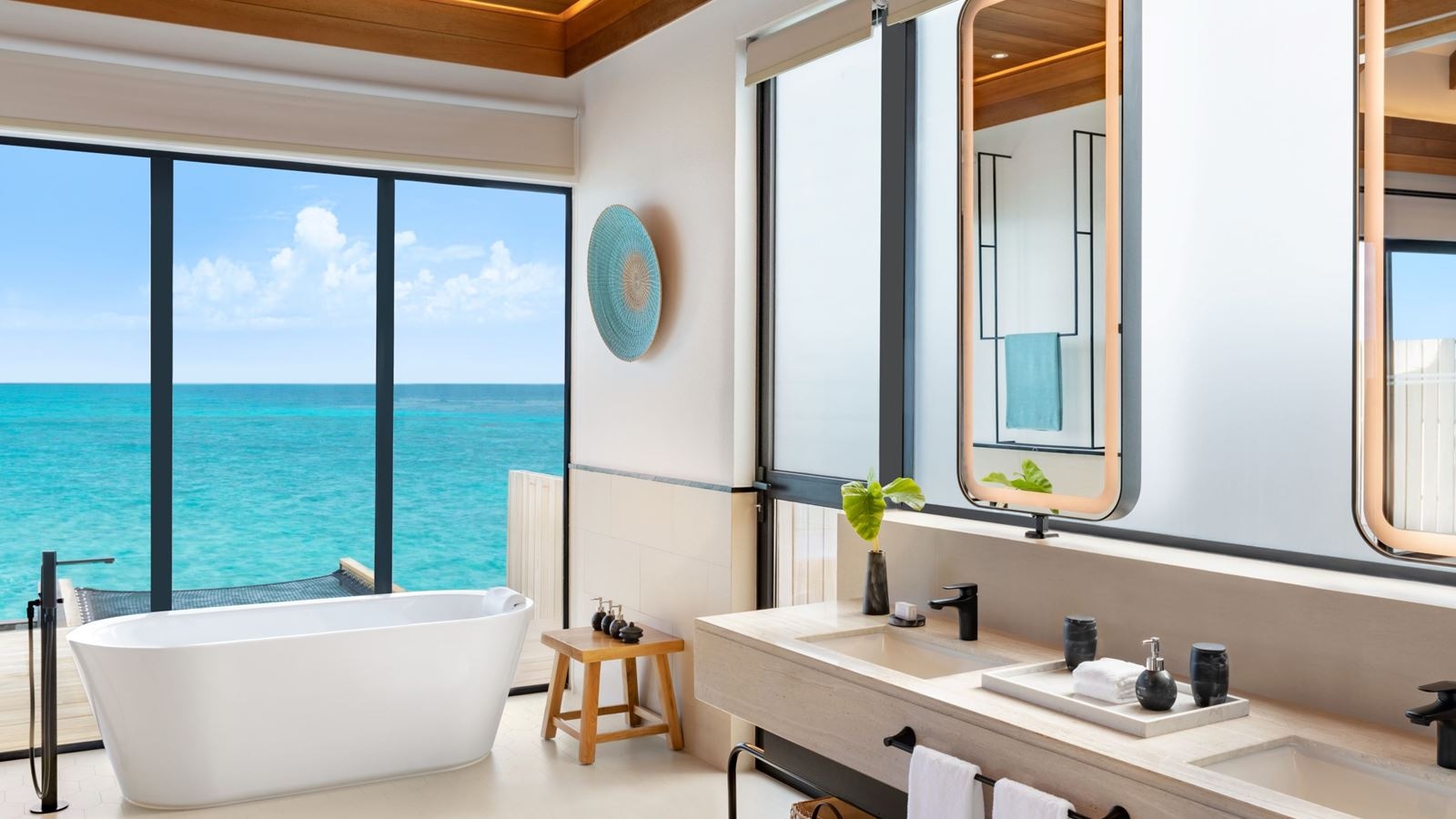 rooms-onebedroom-overwater-pool-villa