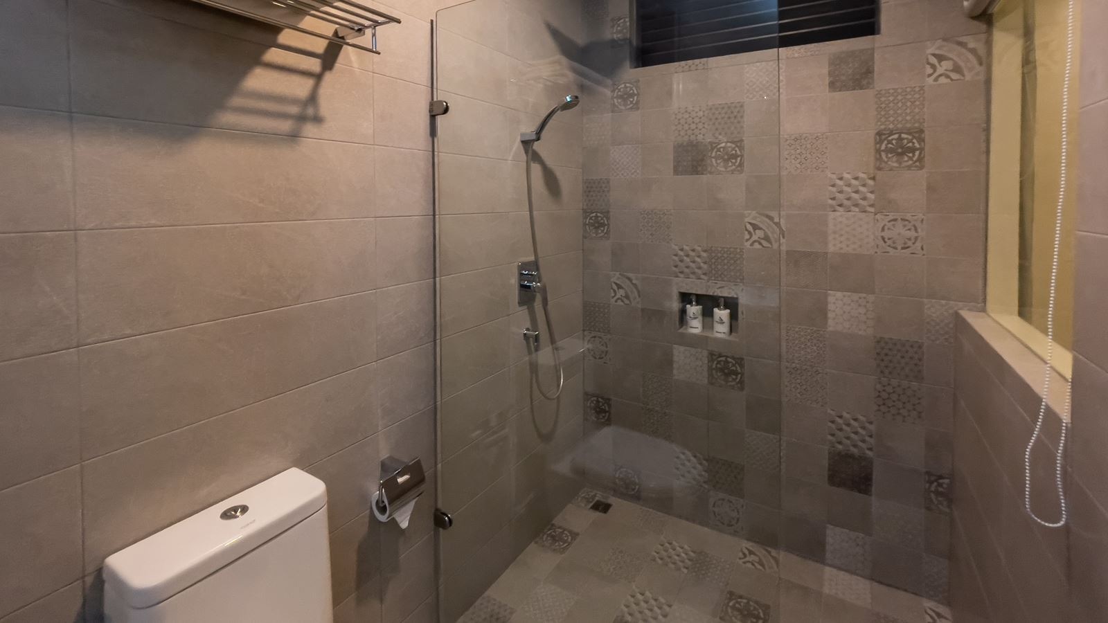 rooms-sky-room-no-window