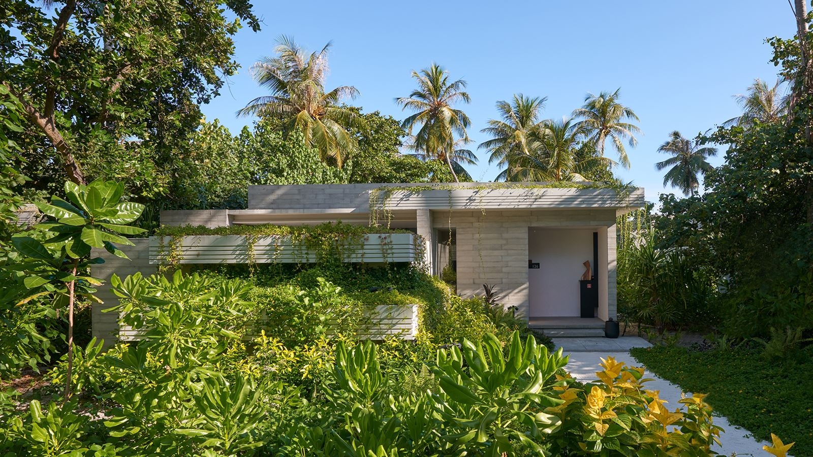 rooms-beach-pool-villa