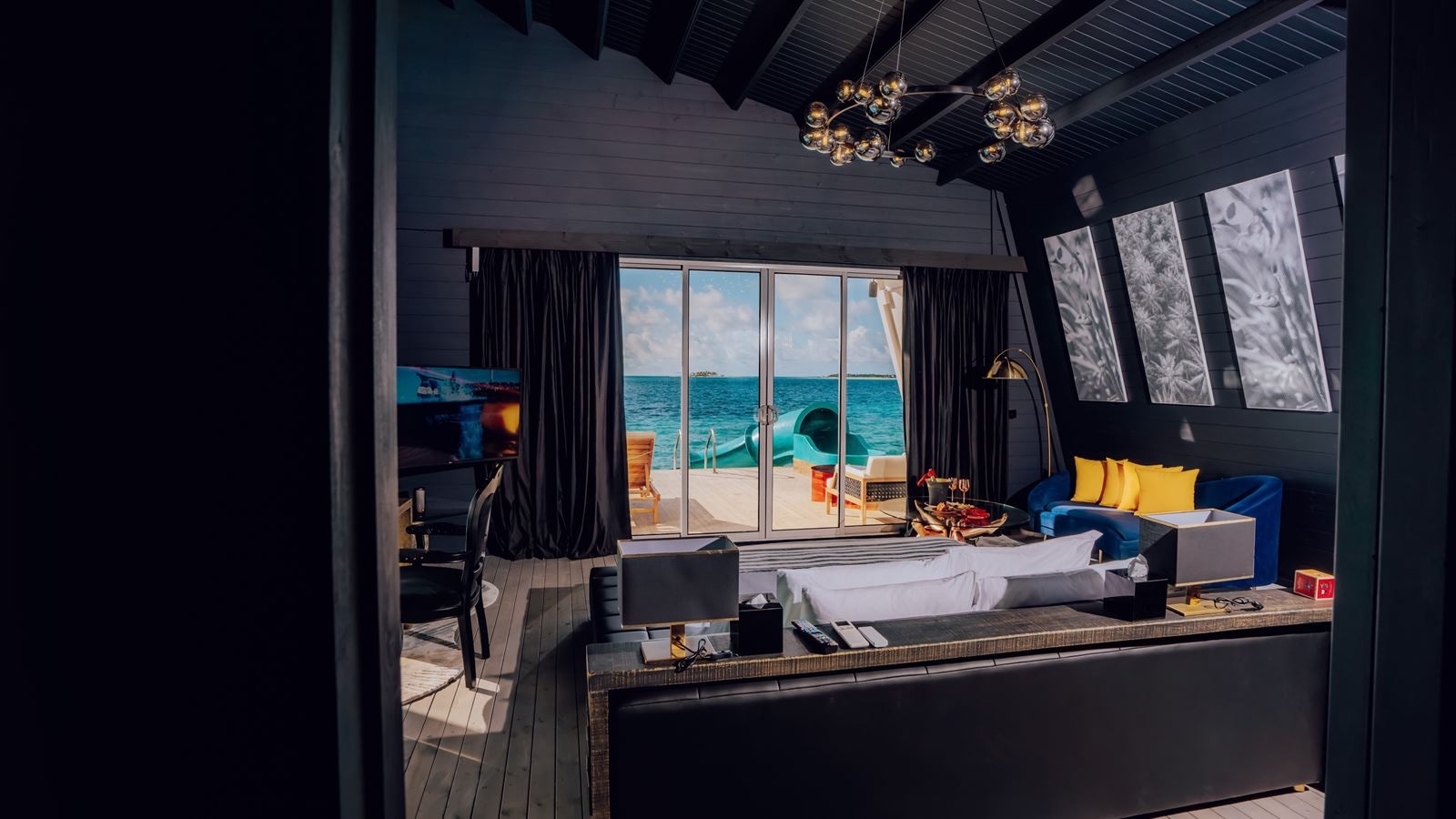 rooms-family-odi-water-villa-with-private-pool--slide