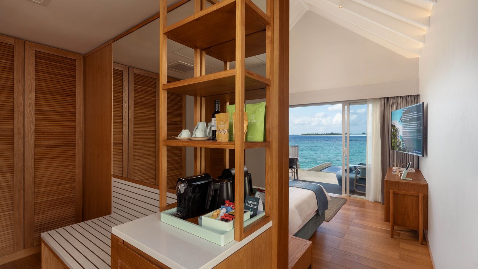 rooms-water-villa-with-pool