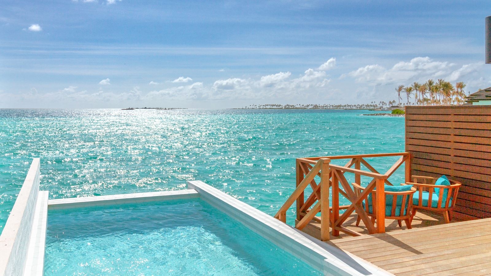 rooms-lagoon-suite-pool