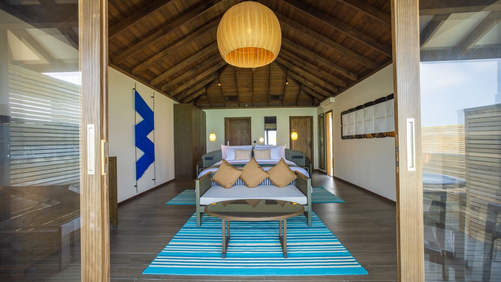 rooms-mabin-water-pool-villa