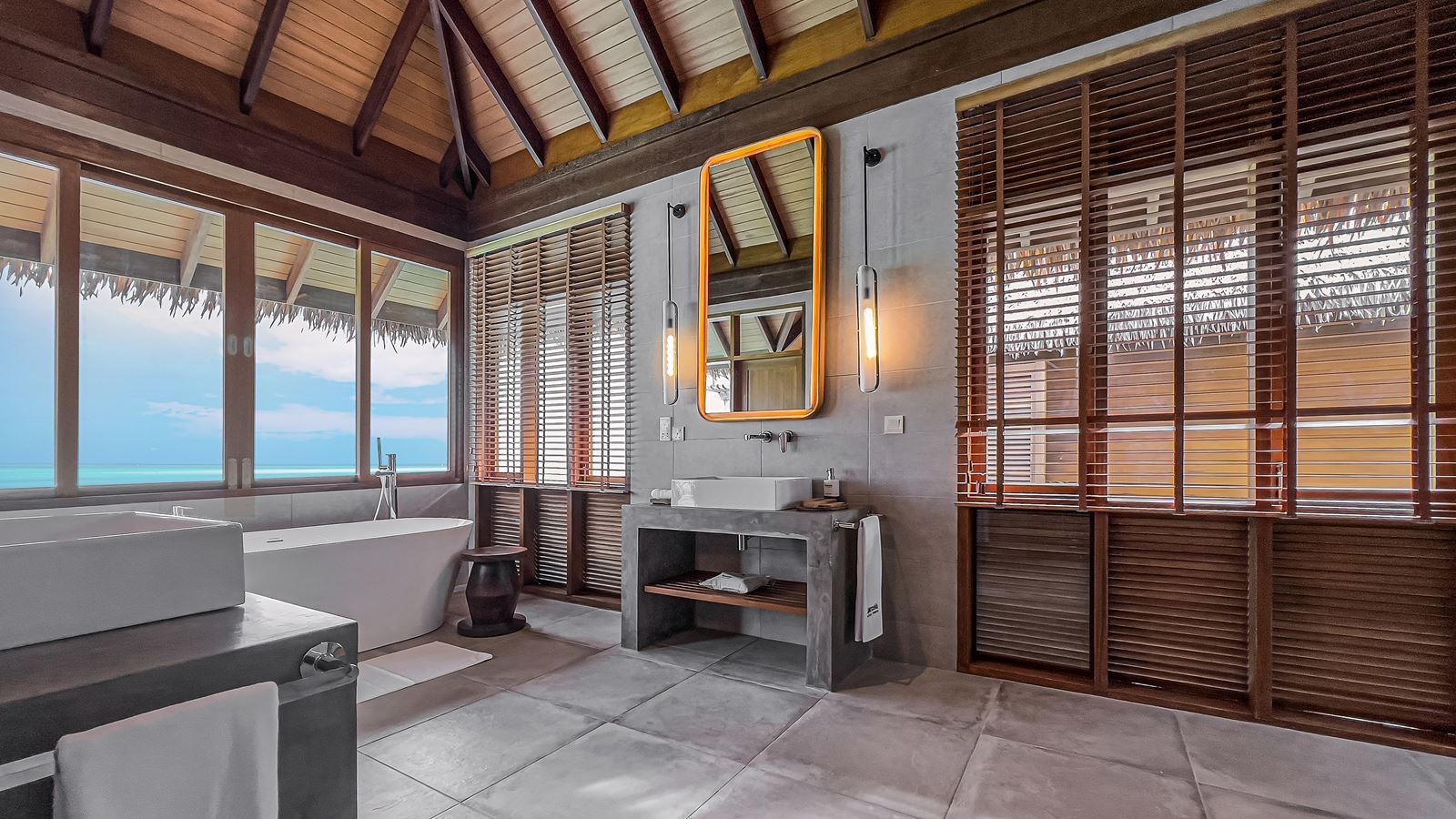 rooms-sunrise-water-villa