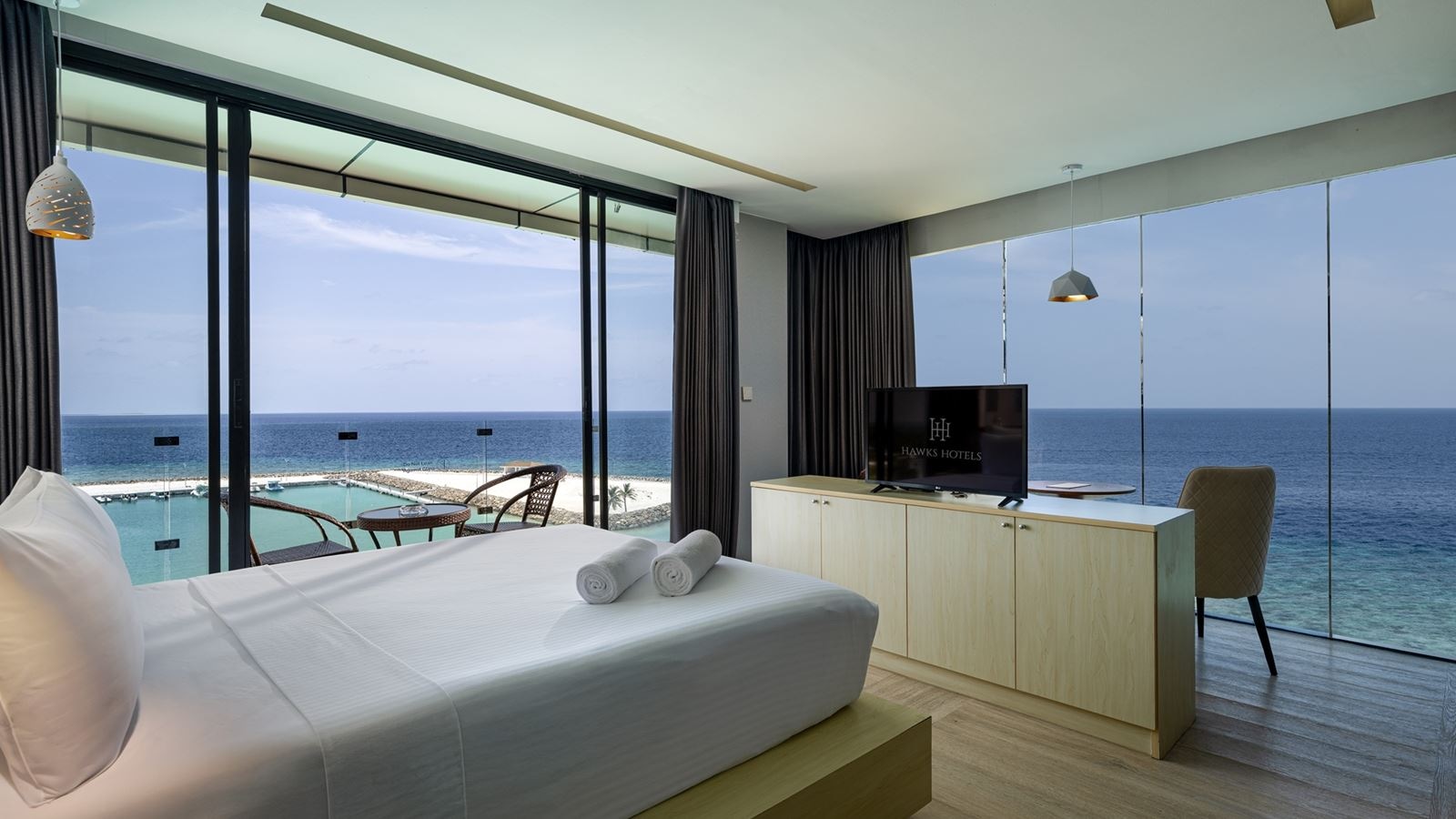 rooms-executive-sea-view-with-balcony
