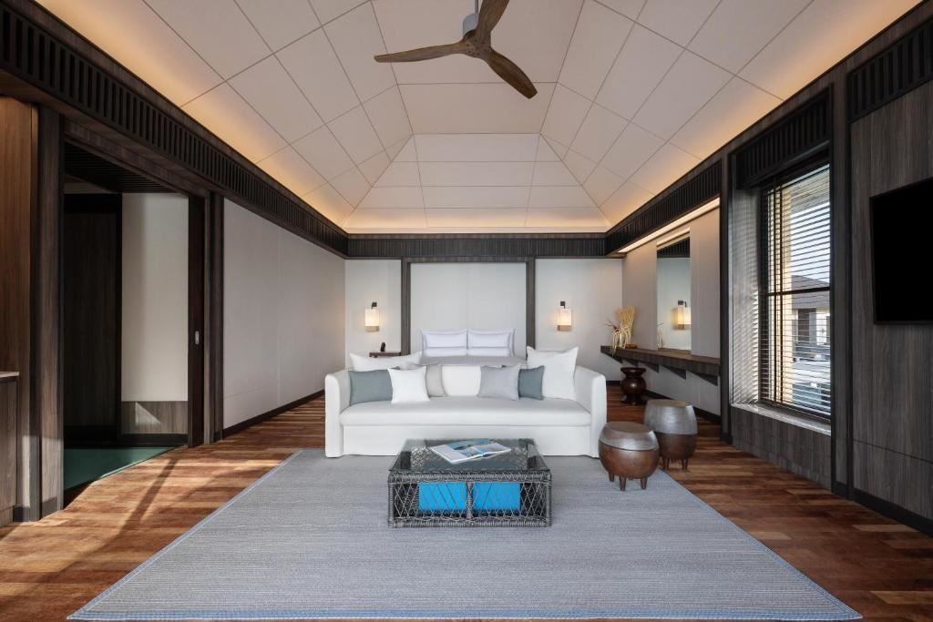 rooms-tranquil-aqua-water-pool-villa