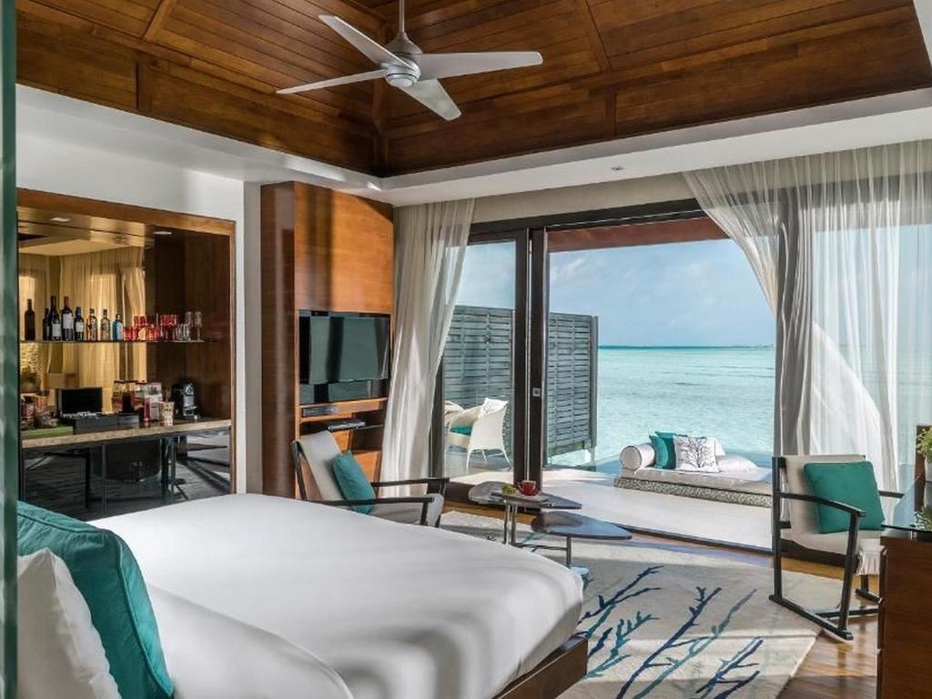 rooms-over-water-pool-villa