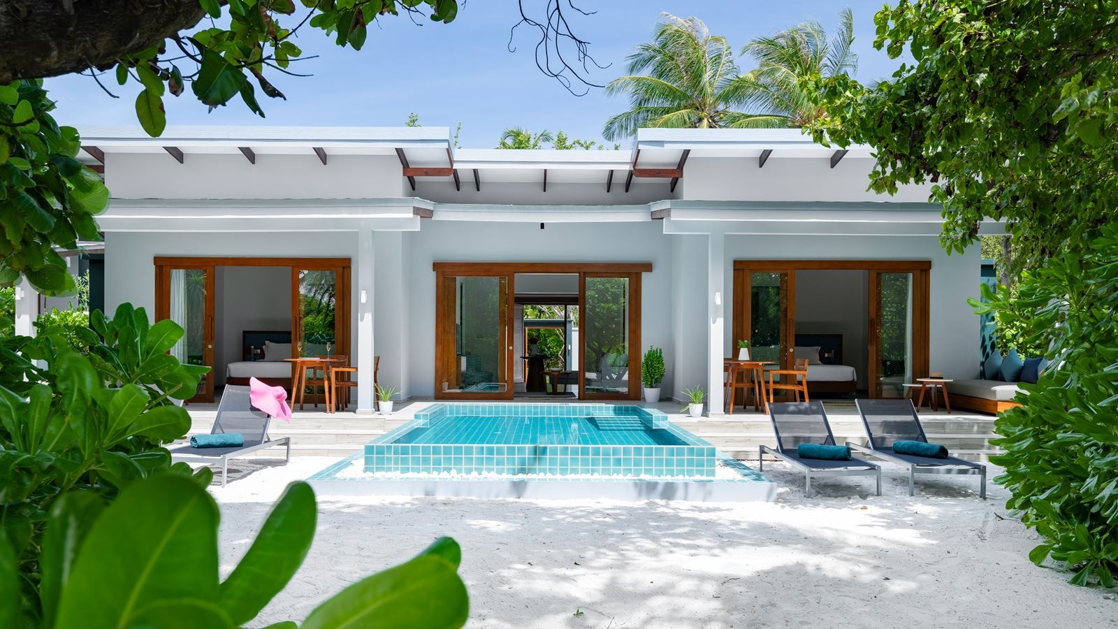 rooms-sunset-2bedroom-beach-villa-with-pool