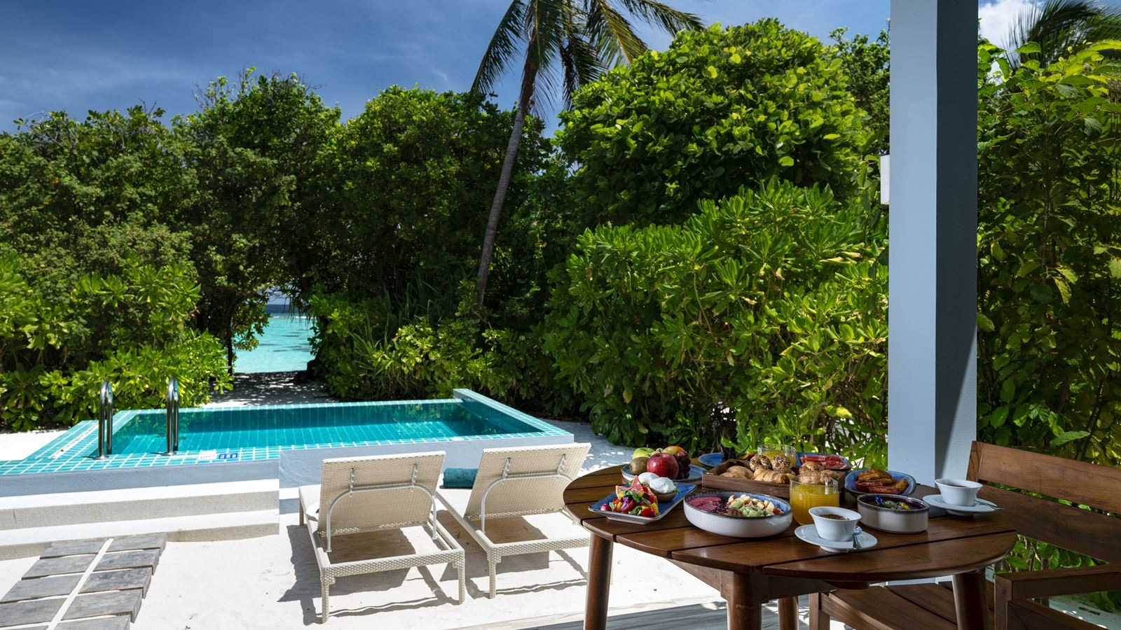 rooms-sunset-beach-villa-with-pool