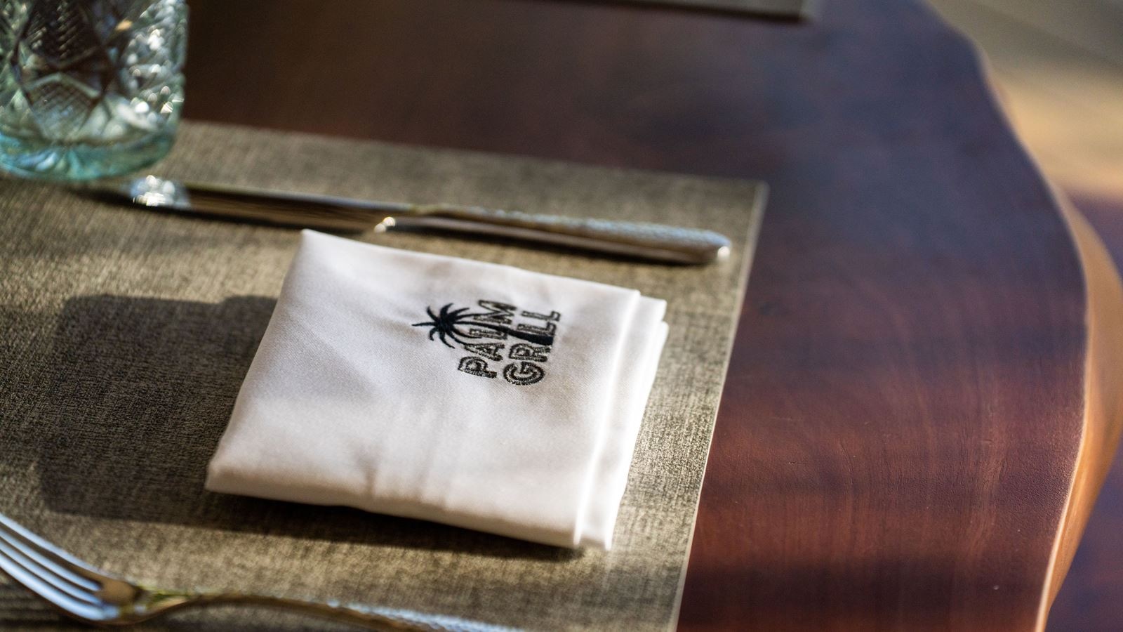 restaurants-palm-grill