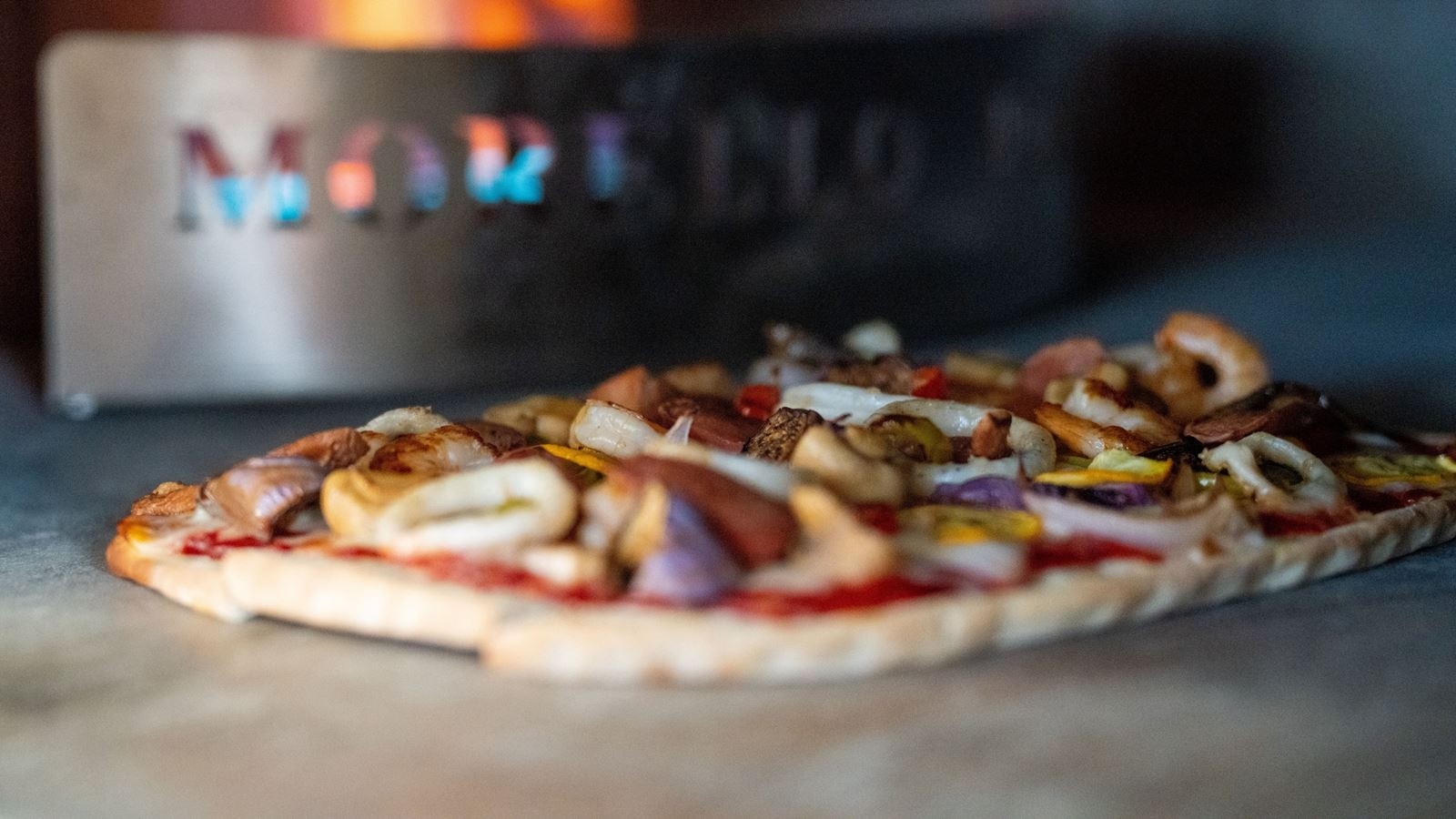 restaurants-pool-pizza