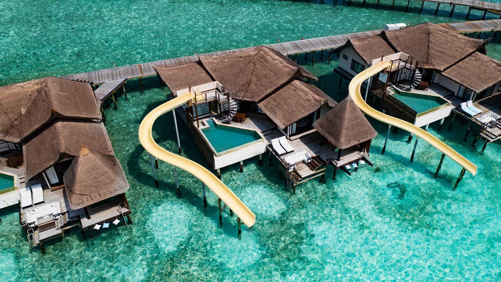 rooms-ocean-pool-suite-with-slide