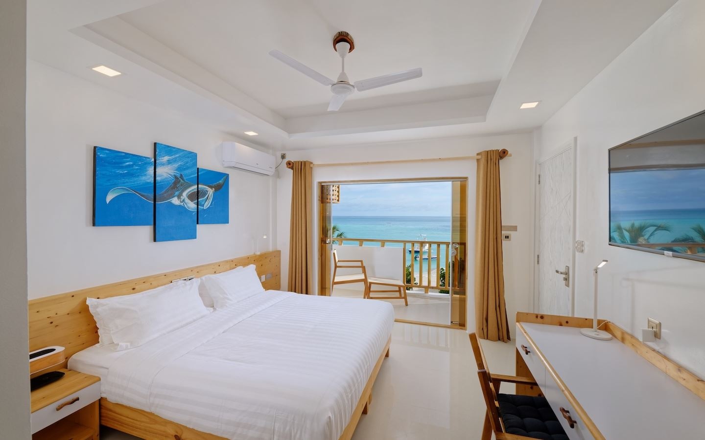 rooms-deluxe-seaview