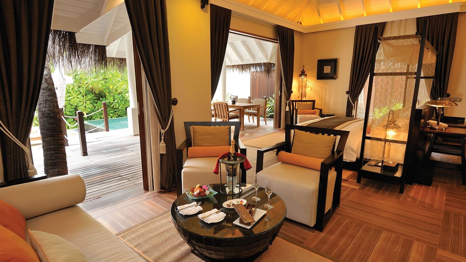 rooms-beach-suite-with-pool