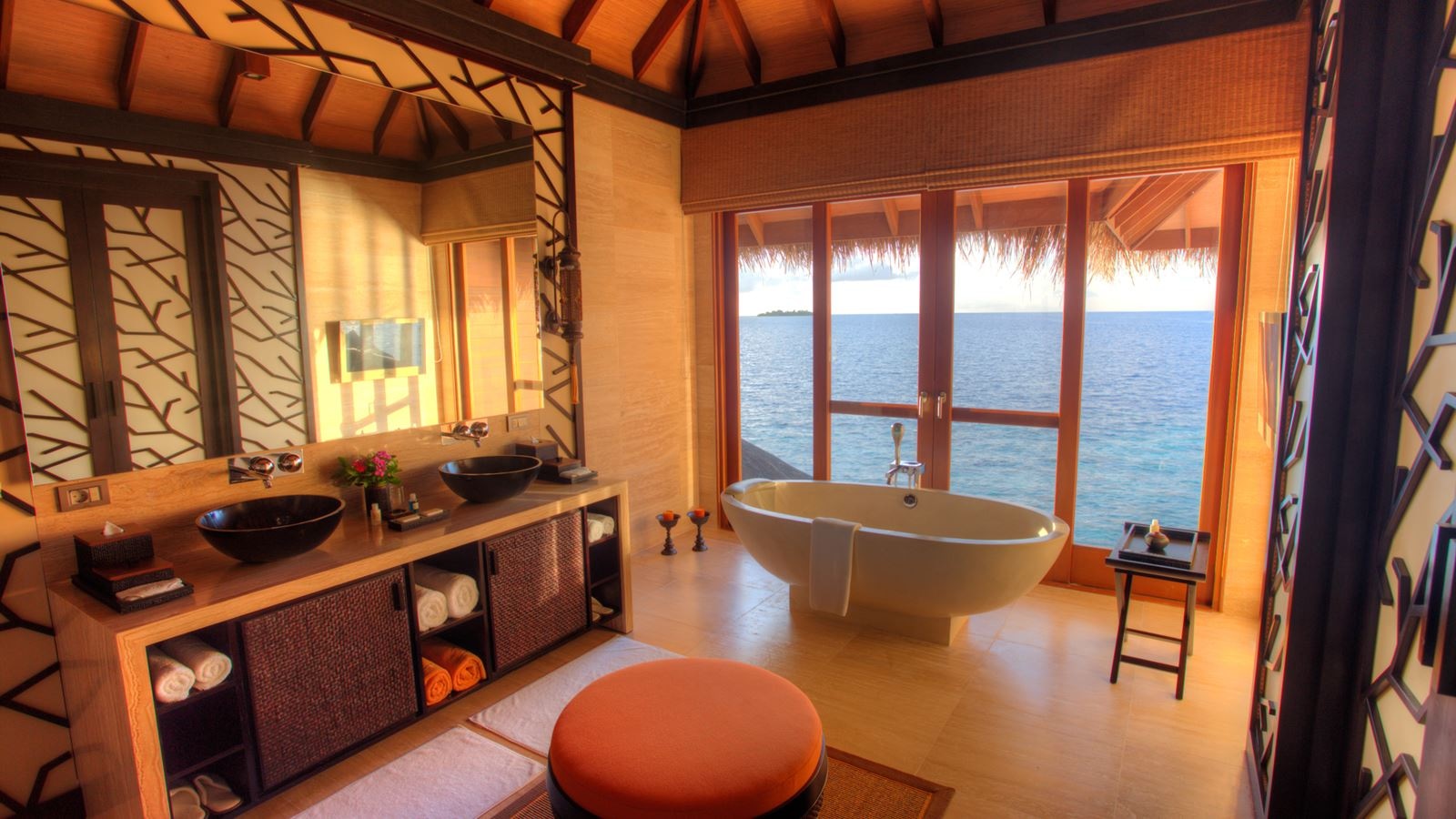 rooms-royal-ocean-suite-with-pool