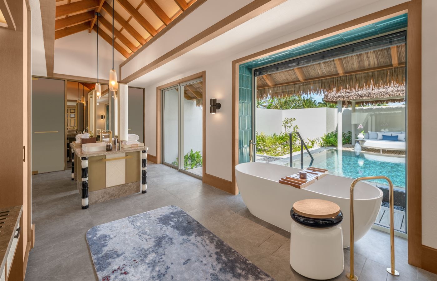 rooms-family-beach-pool-villa