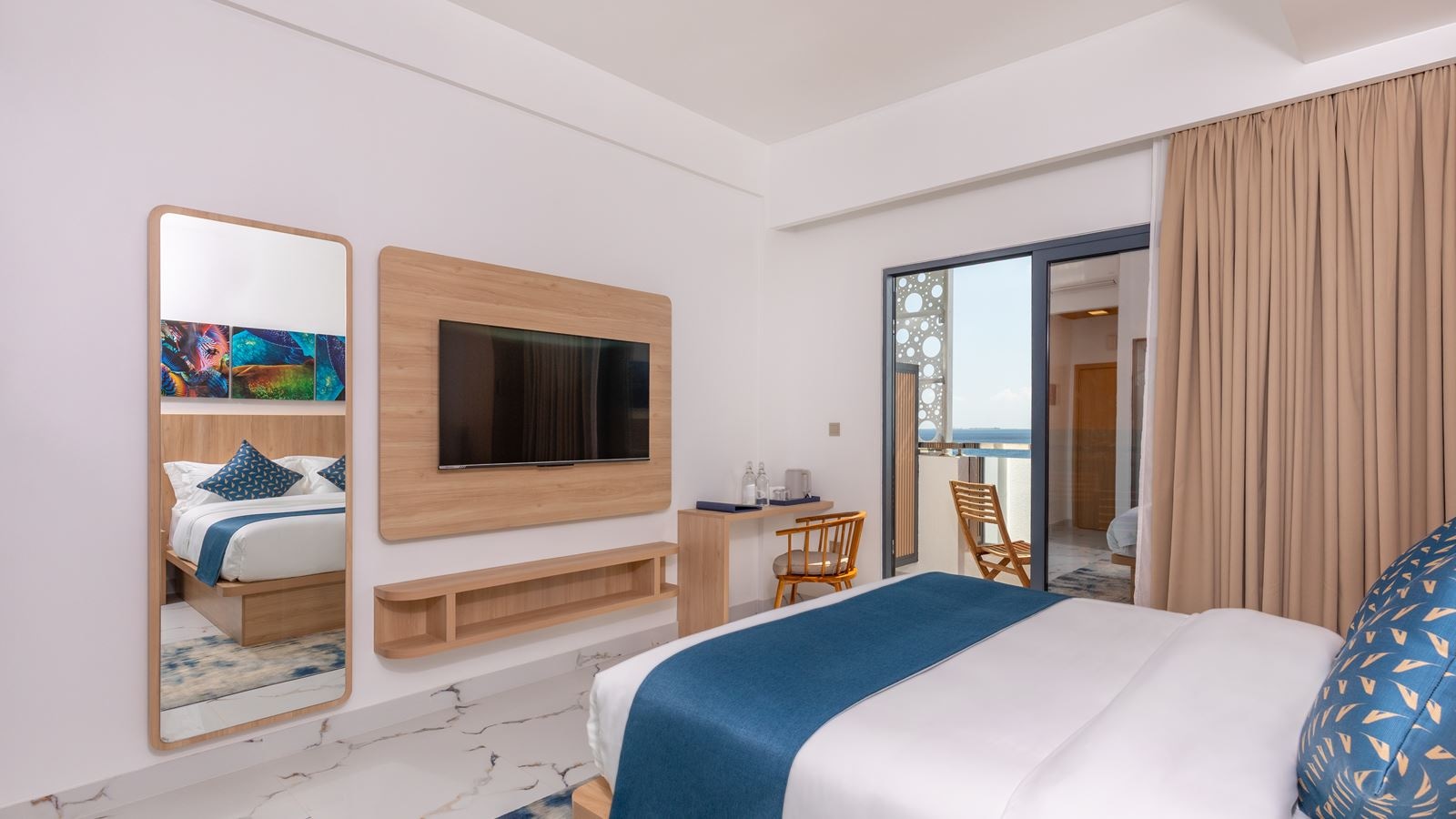 rooms-deluxe-seaview-with-balcony