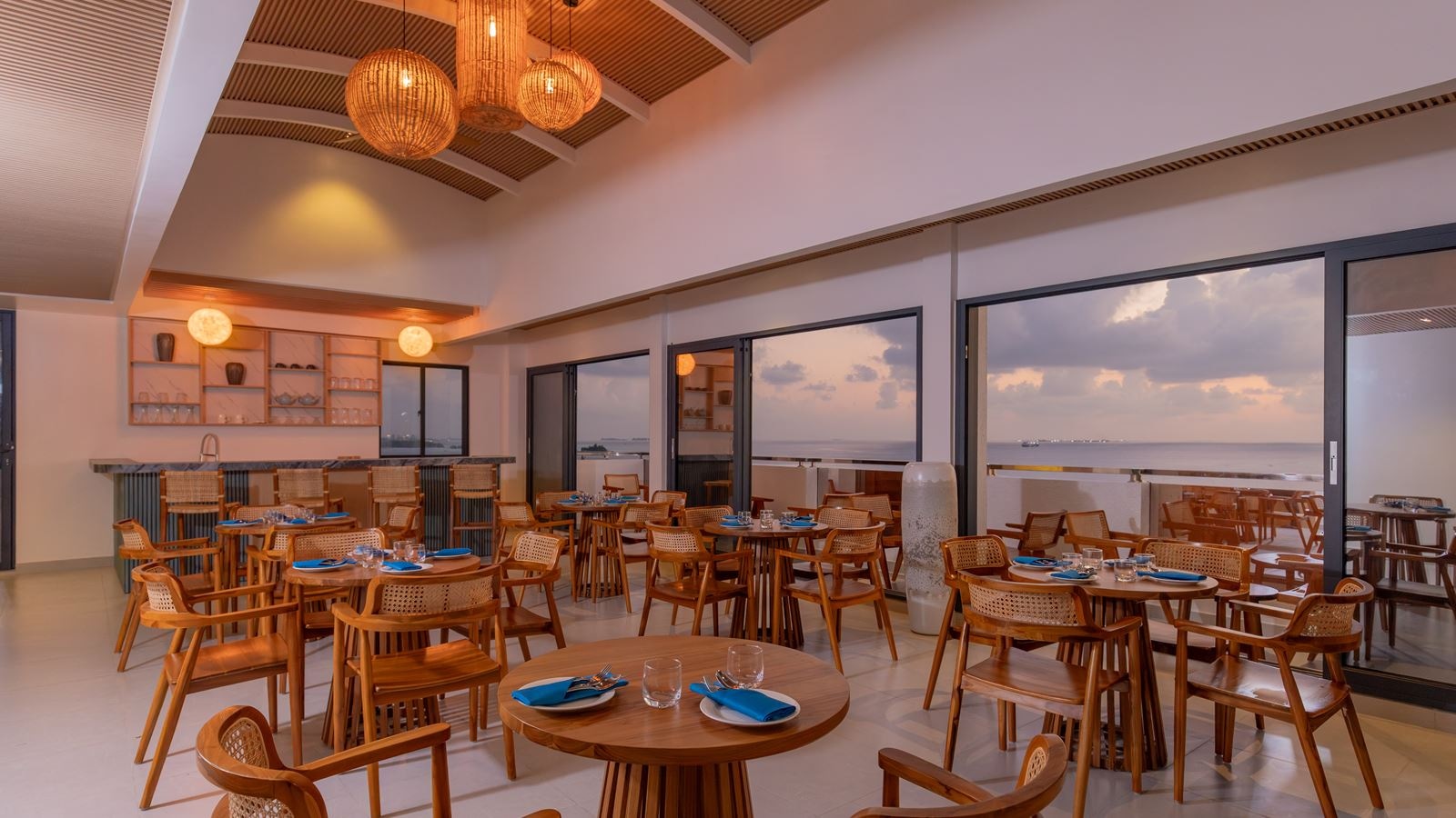 restaurants-restaurants