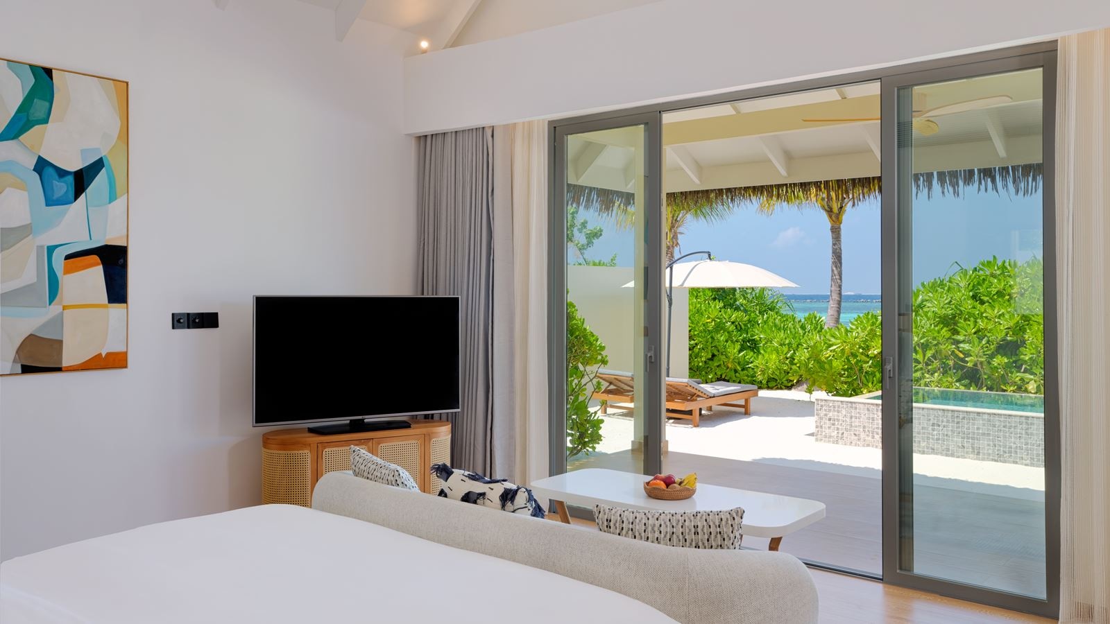 rooms-beach-pool-villa