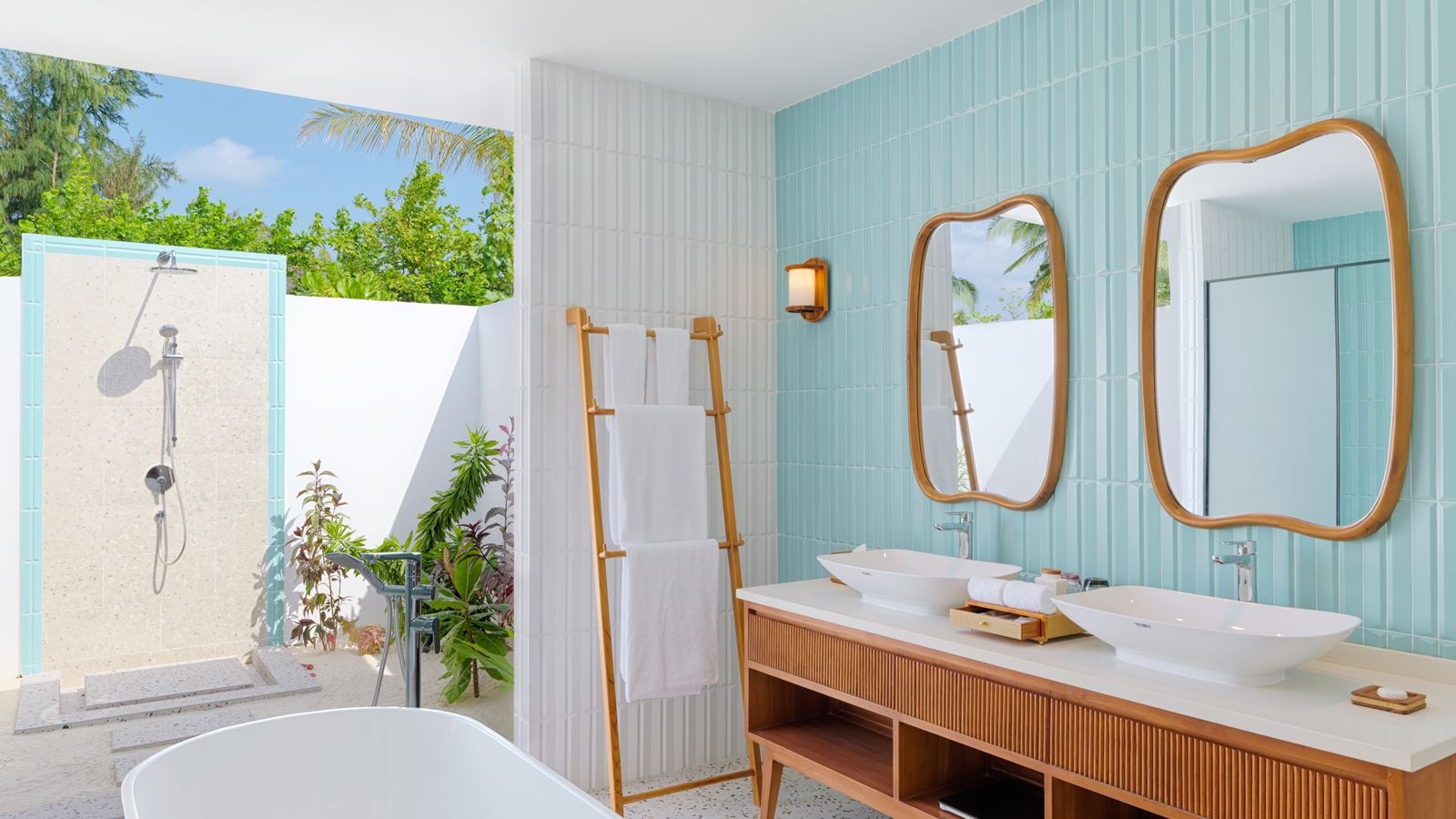 rooms-beach-pool-villa