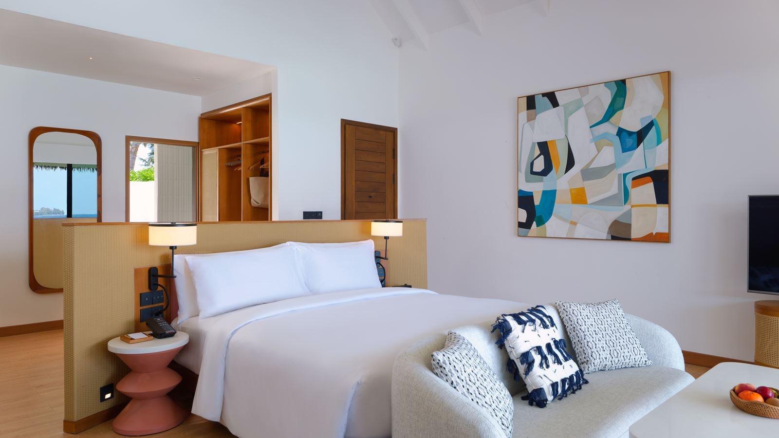 rooms-waterfront-pool-villa