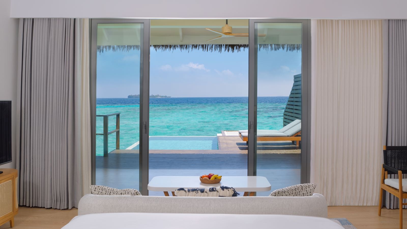 rooms-waterfront-pool-villa