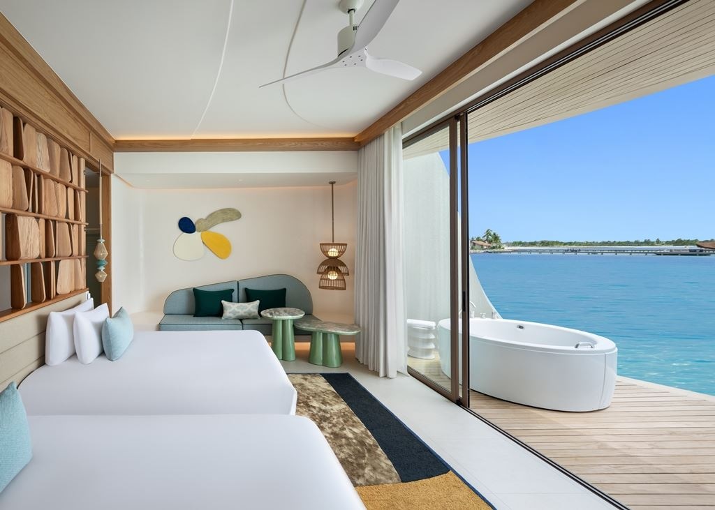 rooms-onebedroom-overwater-villa-with-jacuzzi