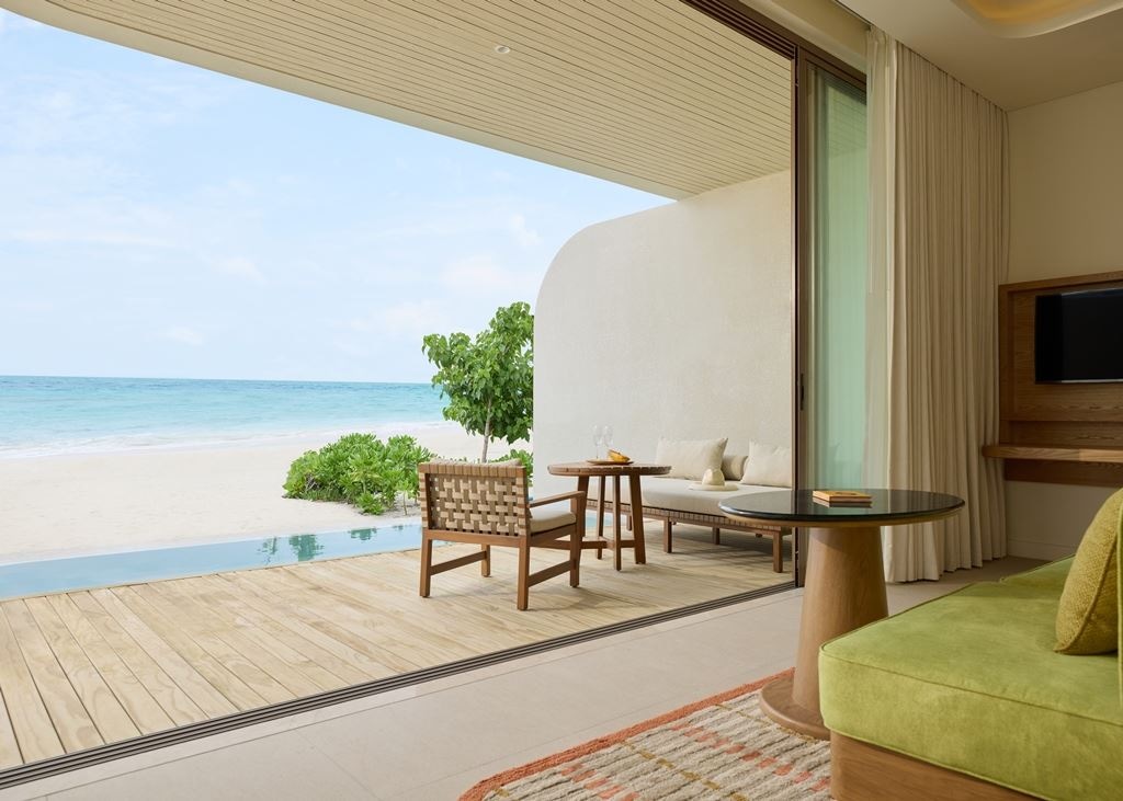 rooms-onebedroom-sunset-overwater-pool-villa