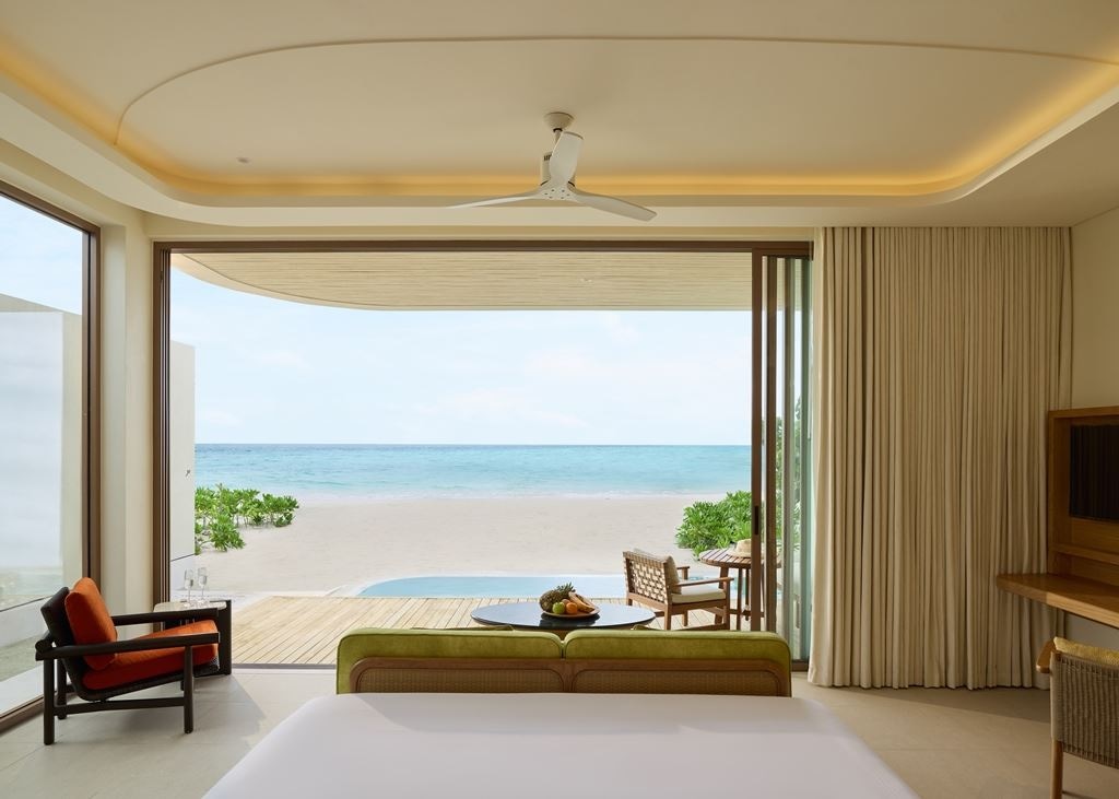 rooms-onebedroom-sunrise-beach-pool-villa