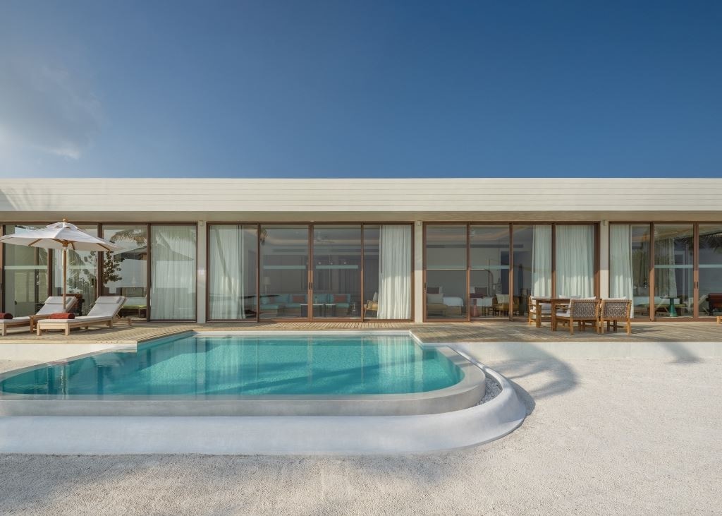 rooms-threebedroom-sunset-beach-pool-residence