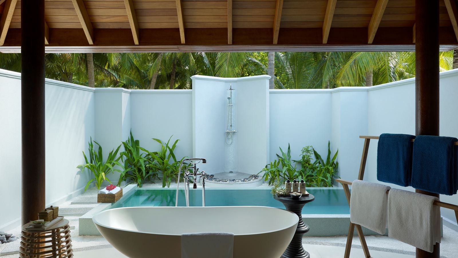 rooms-beach-plunge-pool-villa