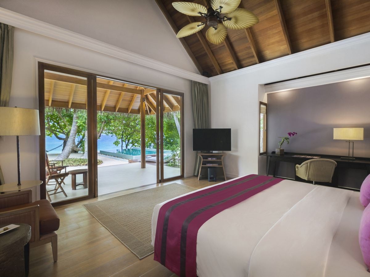 rooms-beachfront-pool-villa