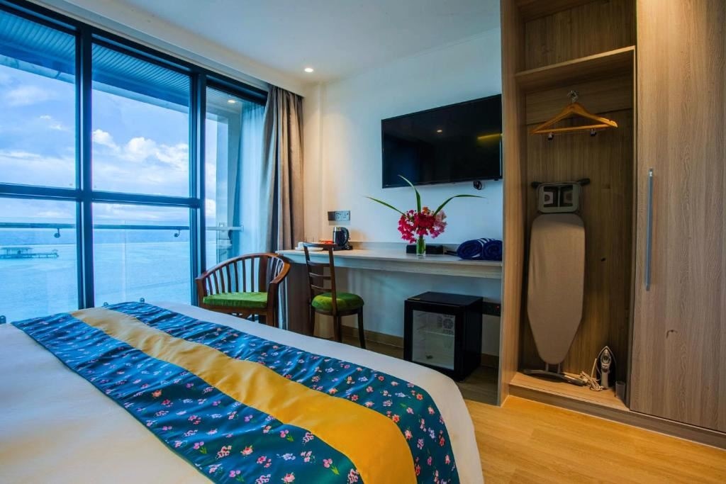 rooms-deluxe-seaview-room