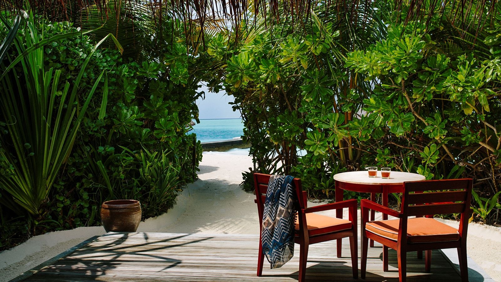 rooms-sunrise-beach-villa