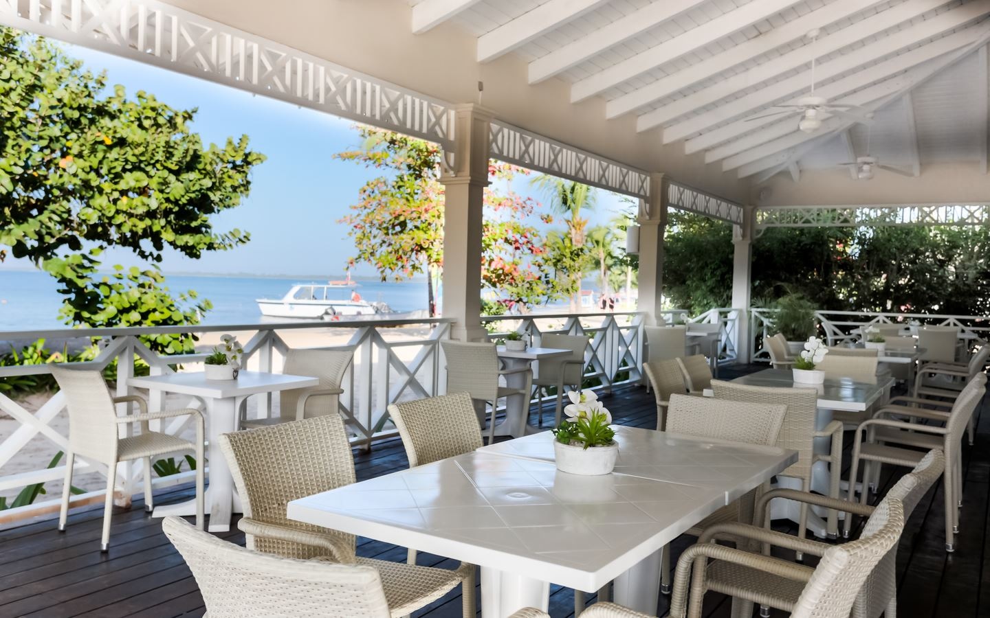 restaurants-las-olas-restaurant